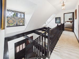 GALLERIED LANDING- click for photo gallery